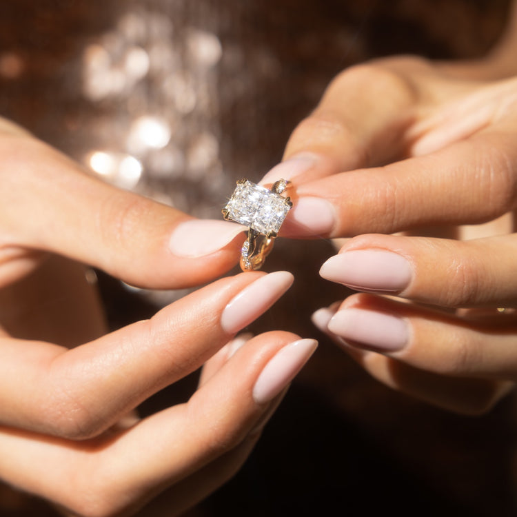 IN-STOCK ENGAGEMENT RINGS Filter Banner