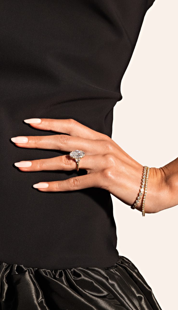 Oval Cut Engagement Rings Mobile Banner