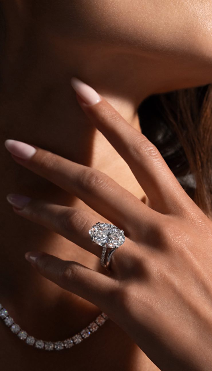 Solitaire Engagement Rings Mobile Banner