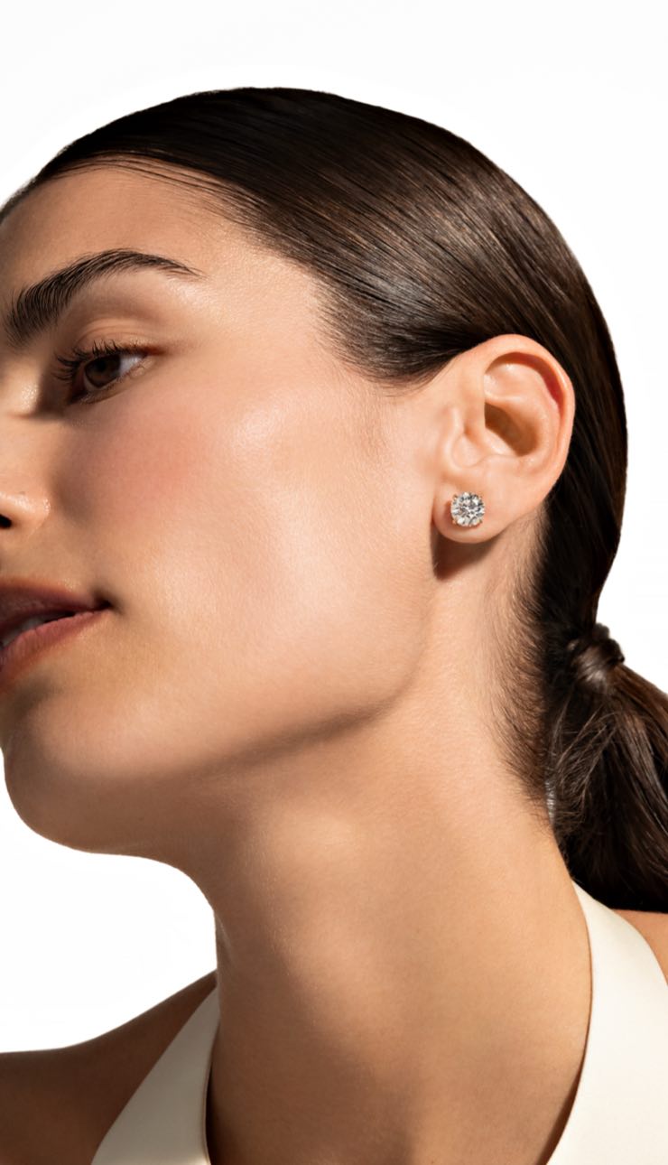 Stud Earrings Mobile Banner