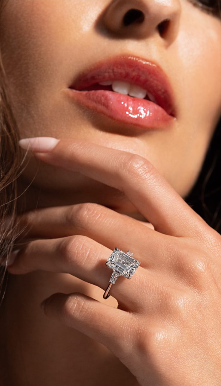 Three Stone Engagement Rings Mobile Banner