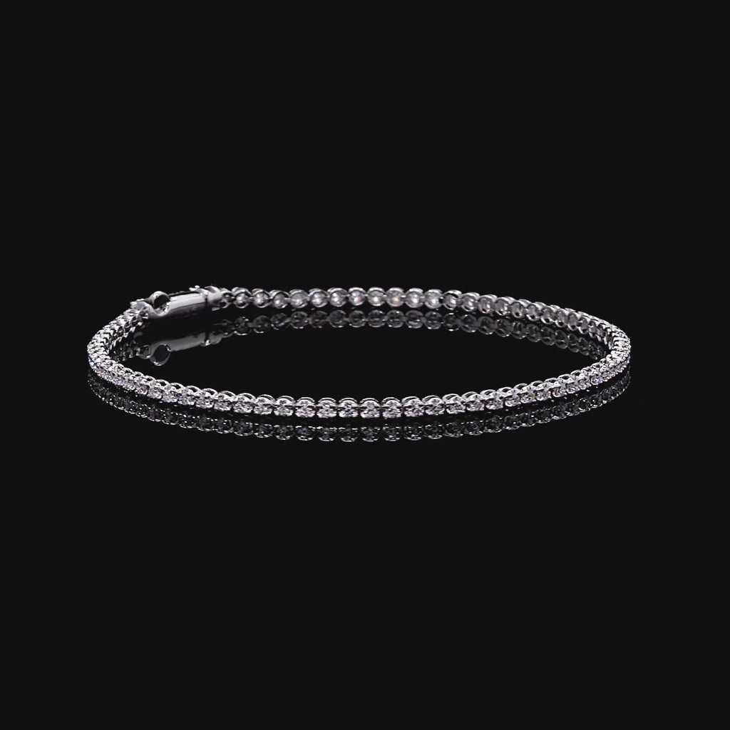 Precious Metal:18k White Gold;Total Carat Weight:1 CTW